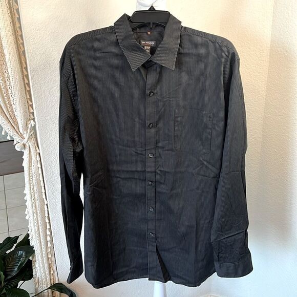 Men's Van Heusen Traveler Long Sleeve Pin Striped Button-Down Collared Shirt~ XL - Picture 1 of 8
